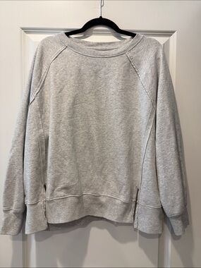 American Eagle Outfitters Light Gray Crewneck Sweatshirt